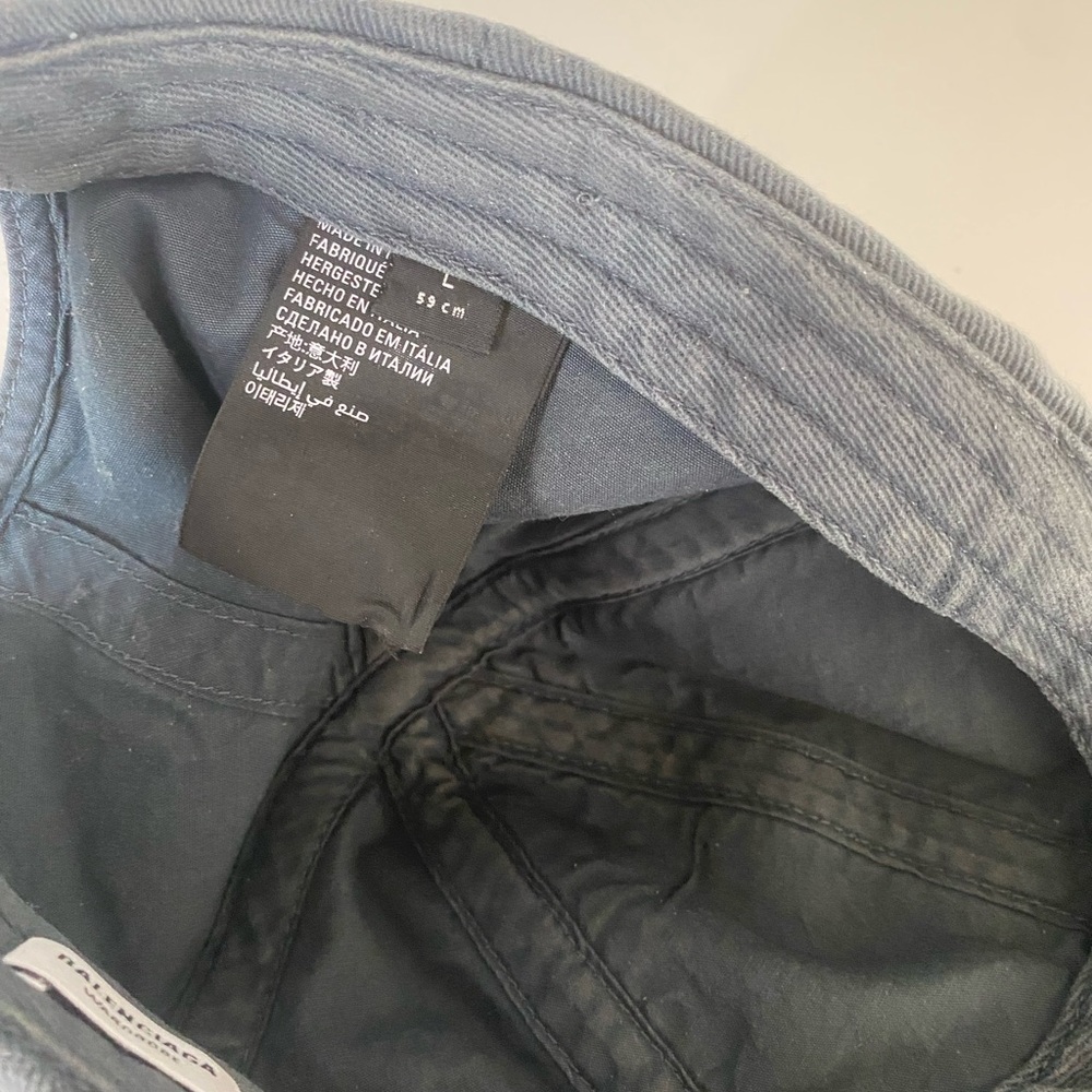 Balenciaga hat - Picture 2 of 5